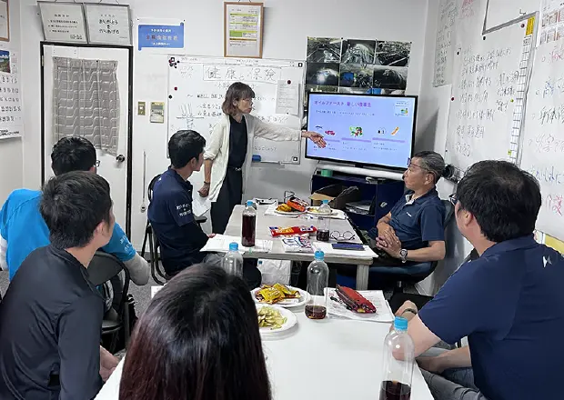 社内研修(座学)の様子